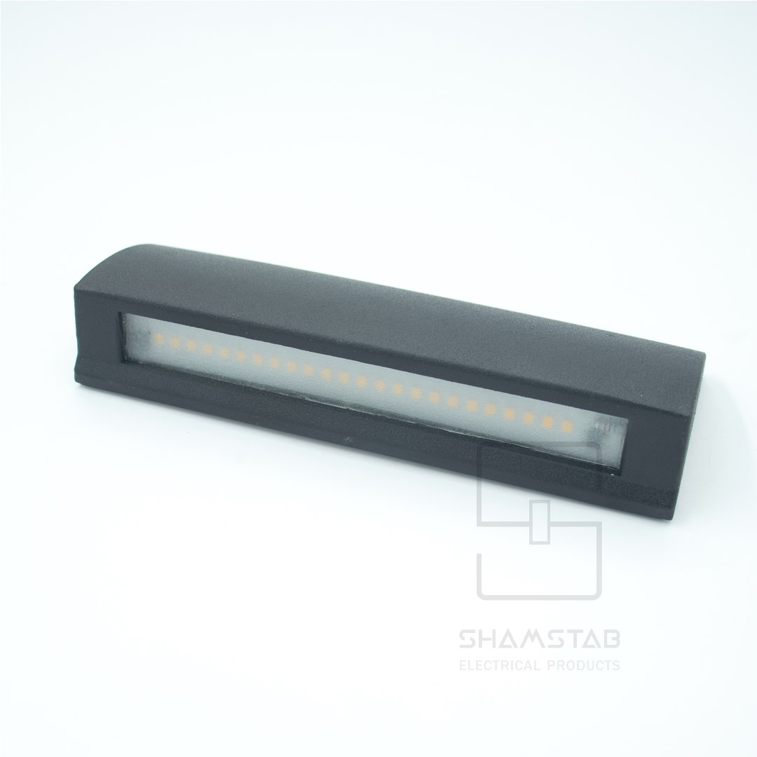 چراغ روکار کد 167 رنگ مشکی نور آفتابی 9 وات IP 65 زمرد