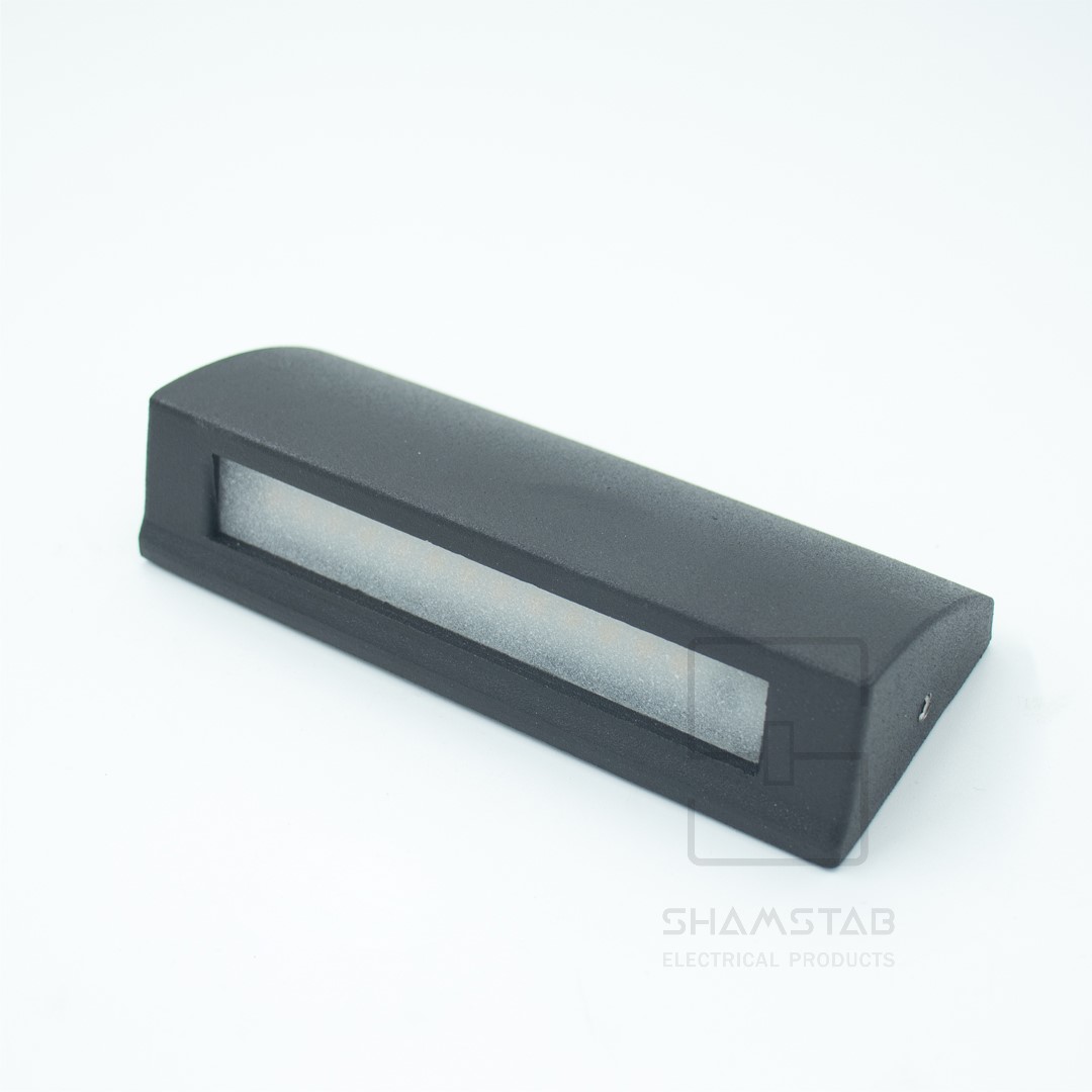 چراغ روکار کد 166 رنگ مشکی نور آفتابی 6 وات IP 65 زمرد
